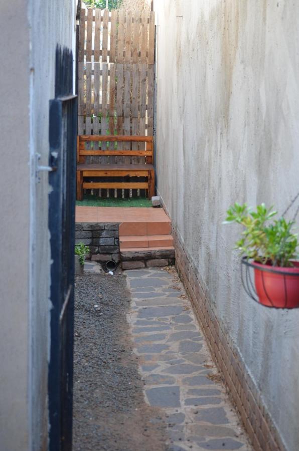 A & R Guesthouse Bloemfontein Buitenkant foto